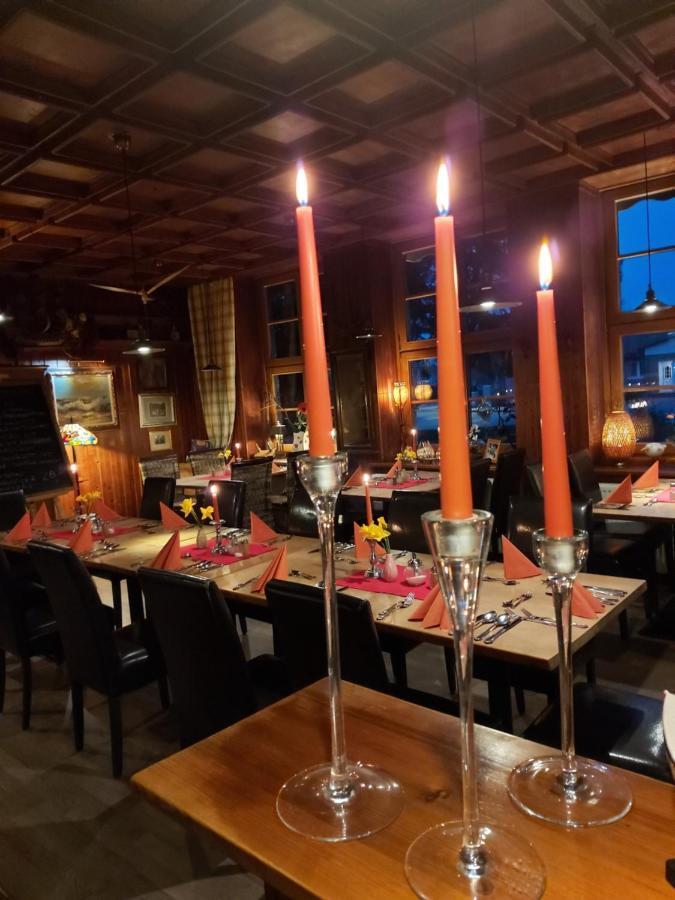Pension & Restaurant "Alte Schule" Kluis Экстерьер фото