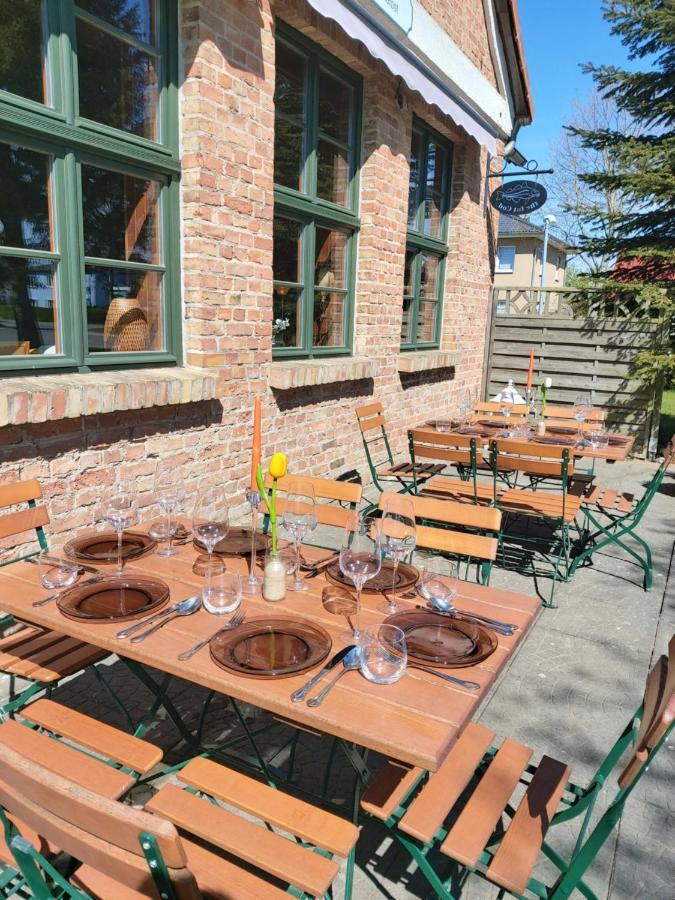 Pension & Restaurant "Alte Schule" Kluis Экстерьер фото