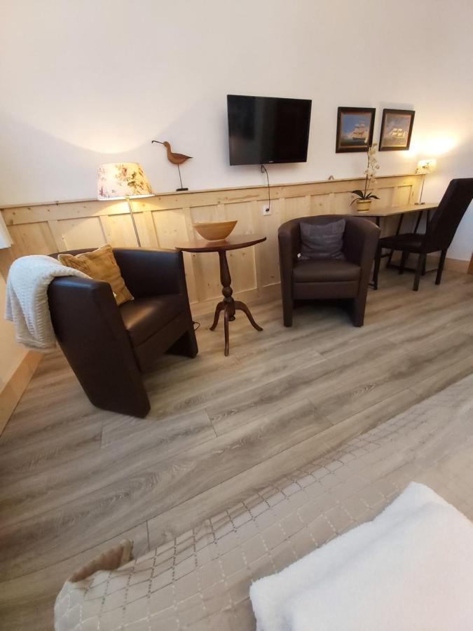 Pension & Restaurant "Alte Schule" Kluis Экстерьер фото