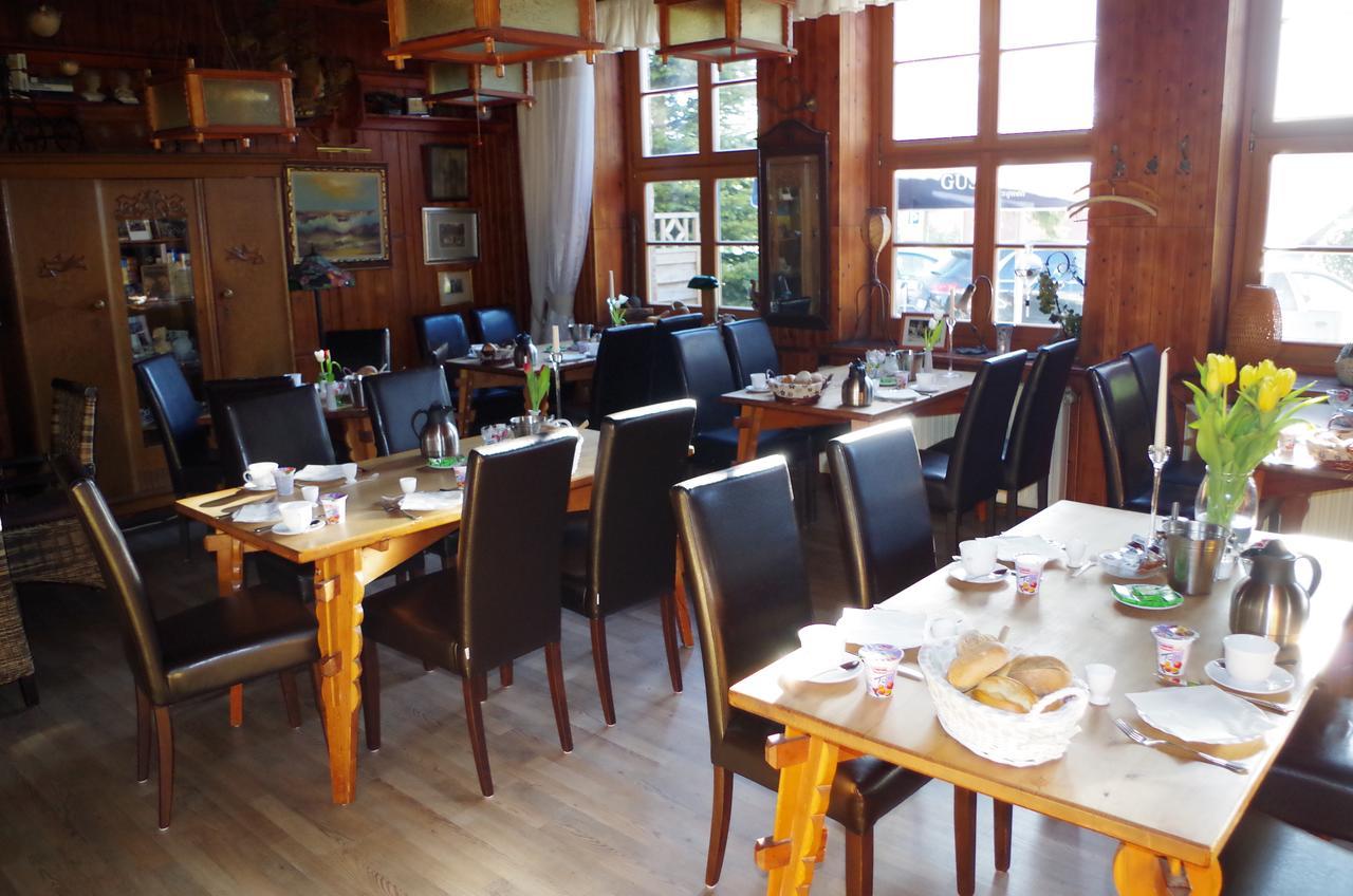 Pension & Restaurant "Alte Schule" Kluis Экстерьер фото